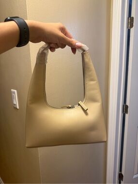 cream shoulder bag oak + fort